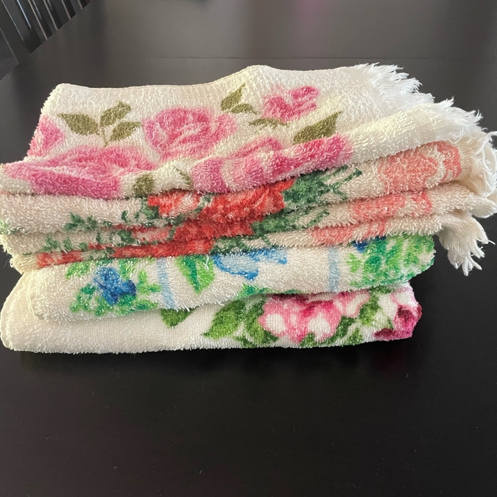 Lot of vintage towels